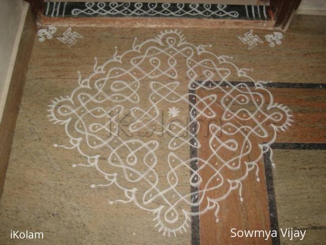 Rangoli: chikku kolam