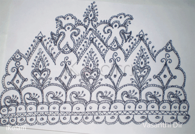 Rangoli: Crown design