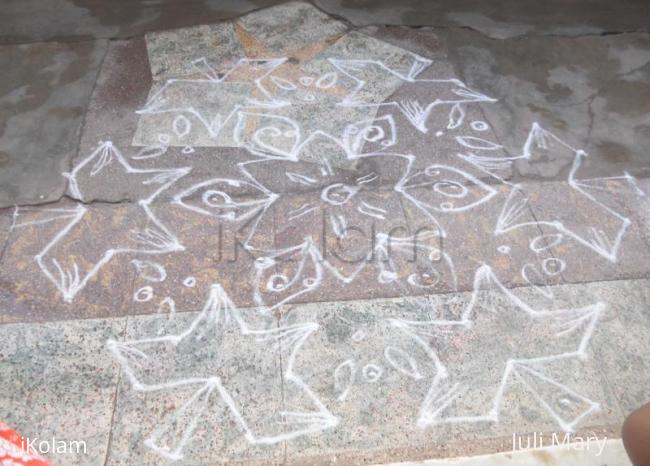 Rangoli: flowers kolam