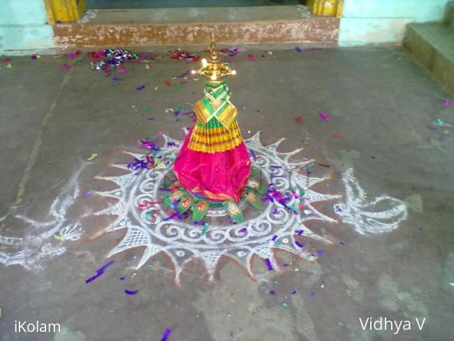 Rangoli: KUTHUVILAKKU ALANGARAM