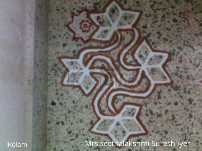 Rangoli: Avani Avittam Puja Room Kolam