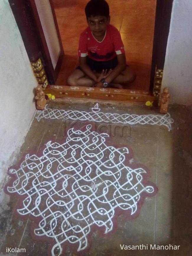 Rangoli: A simple chikku kolam