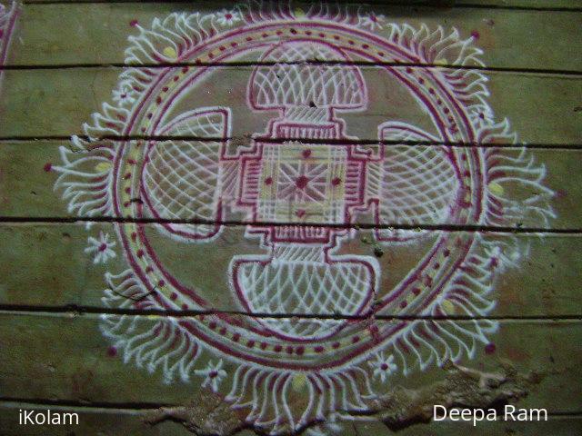 Rangoli: mixed padi kolam