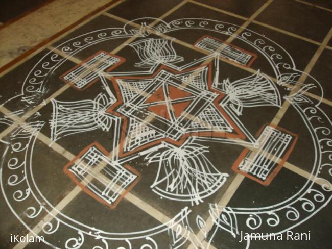 Rangoli: podi kolam