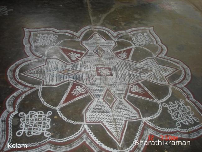 Rangoli: Padi kolam