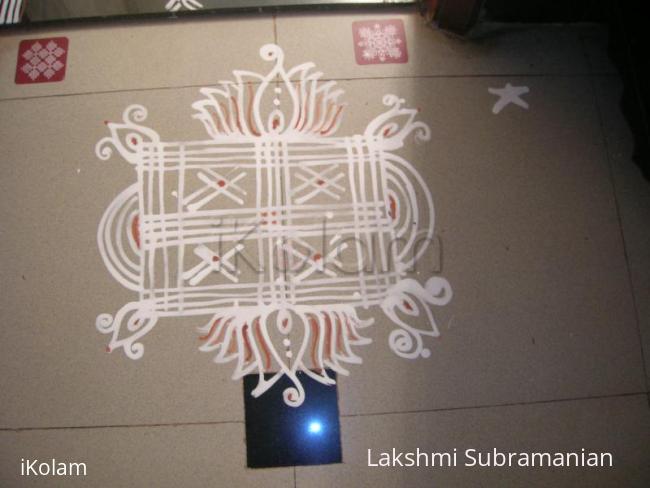 Rangoli: Friday kolam (Apartment)