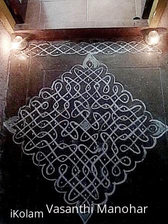 Rangoli: 15 X 1 dotted kolam