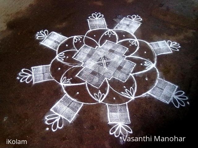 Rangoli: Kuzhal Kolam