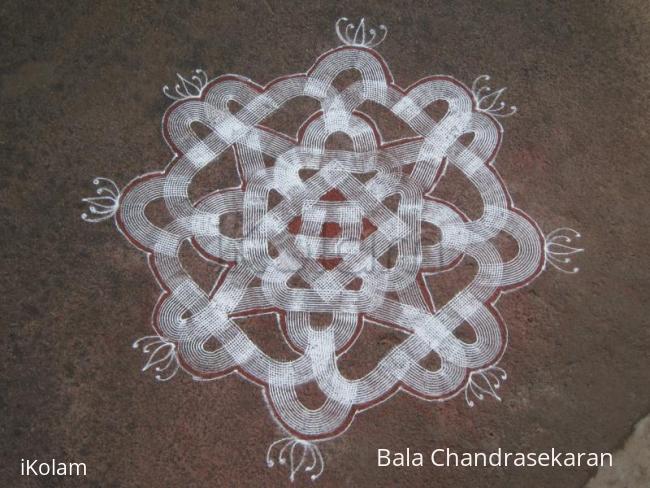 Rangoli: Padi Kolam