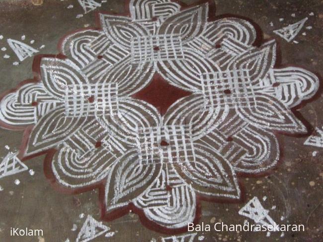 Rangoli: Padikolam 