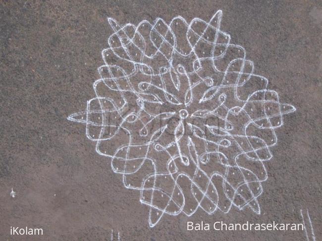 Rangoli: Dotted Kolam