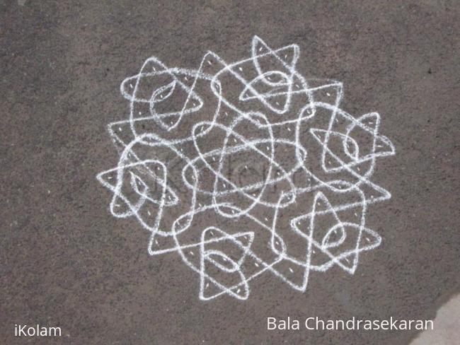 Rangoli: simple chikku kolam