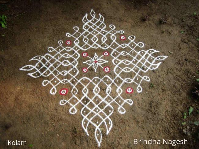 Rangoli: 15 - 1 Kolam no. 4