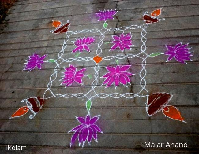 Rangoli: Lotus kolam