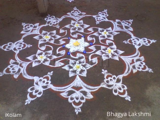 Rangoli: dotted kolam