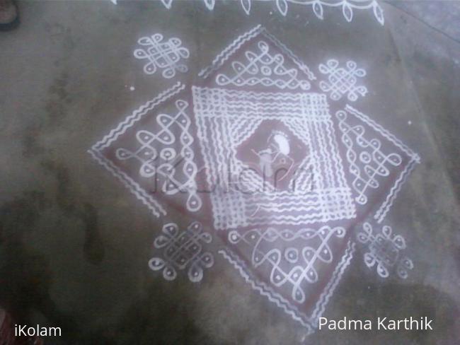 Rangoli: Krishna Jayathi maa kolam