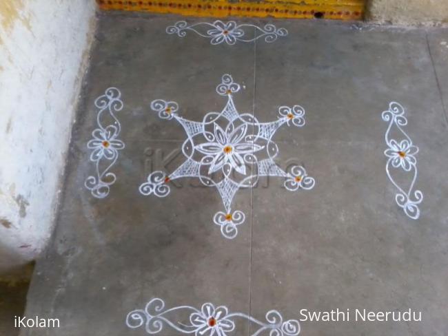 Rangoli:  small sikku kolam