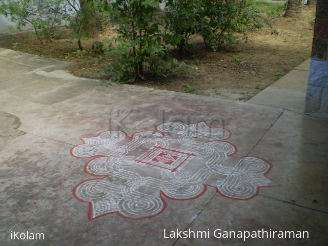 Rangoli: Simple podi kolam