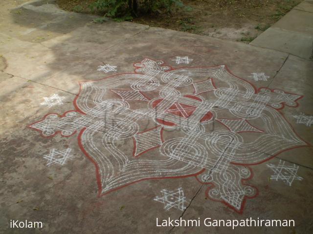 Rangoli: Podi kolam -lotus design