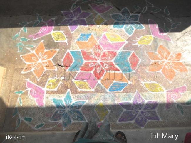 Rangoli: flower kolam