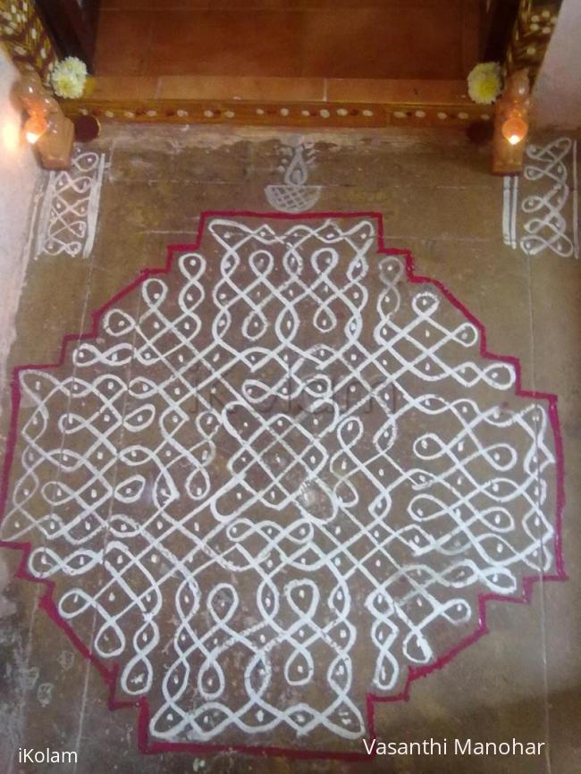 Rangoli: A simple chikku kolam