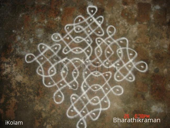 Rangoli: sikku kolam10