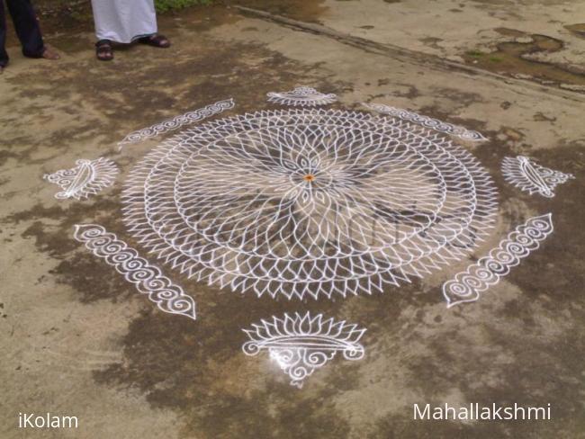 Rangoli: Free hand lotus