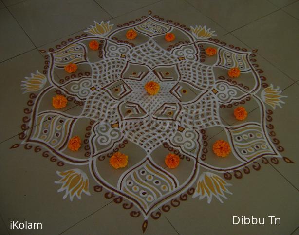 Rangoli: Vijayadasami Maakolam