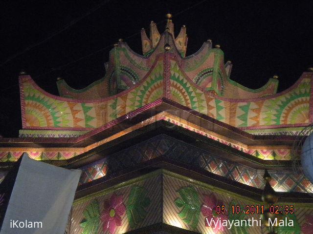 Rangoli: DURGA PUJO CELERBRATION - KOLKATA DOES NOT SLEEP FOR ALL THE 4 DAYS. 