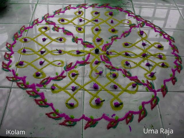 Rangoli: tile kolam