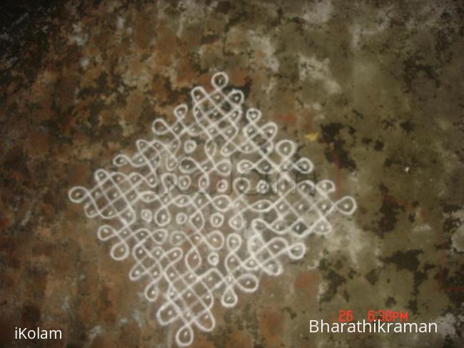 Rangoli: sikku kolam11