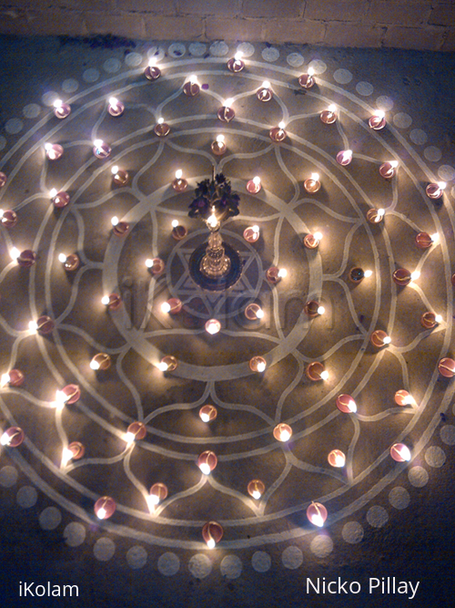 Rangoli: Deepavali kolam