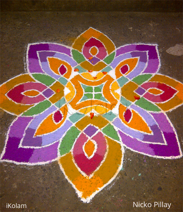 Rangoli: Thamarai Kolam