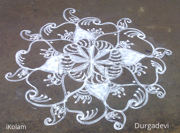 Rangoli: Friday double stroke kolam