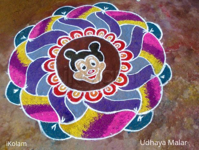 Rangoli: Free hand flower with smiley