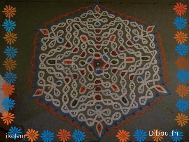 Rangoli: Chikku Maakolam