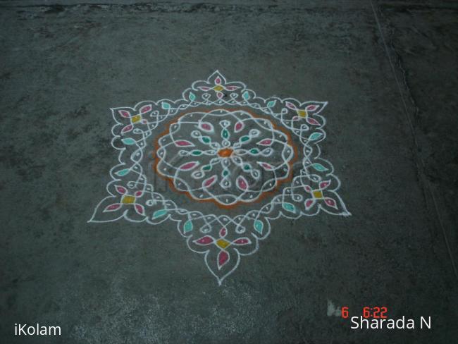 Rangoli: Dotted round chikku kolam