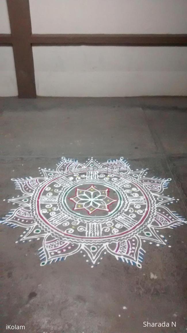 Rangoli: Freehand Maa kolam