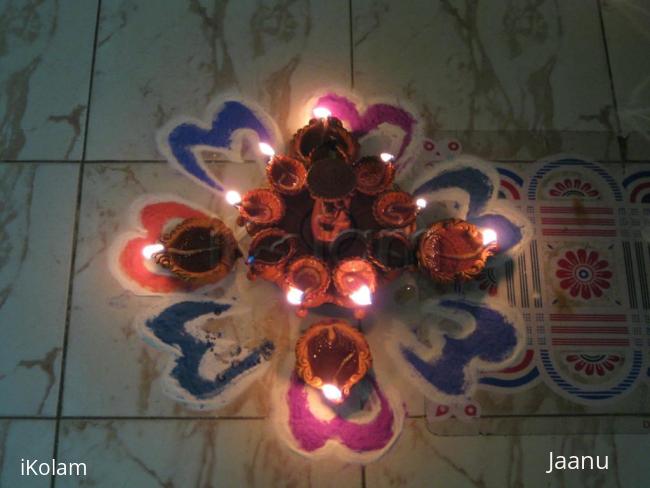 Rangoli: Small Kolam for Karthikai Mondays