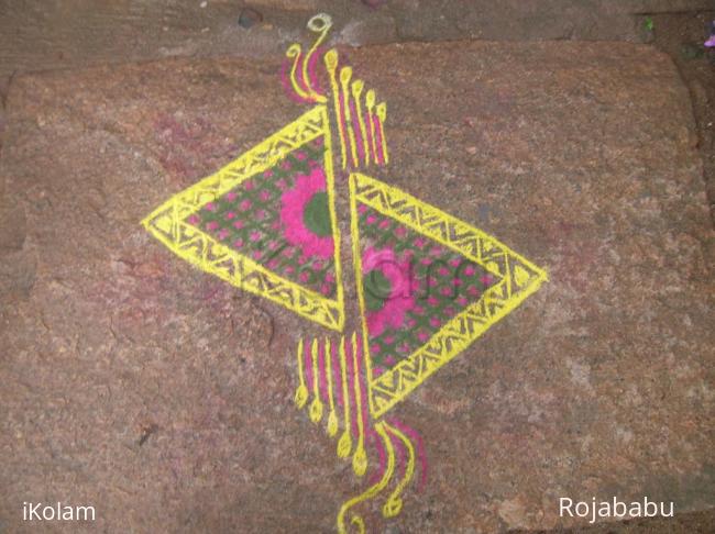 Rangoli: cut triangles