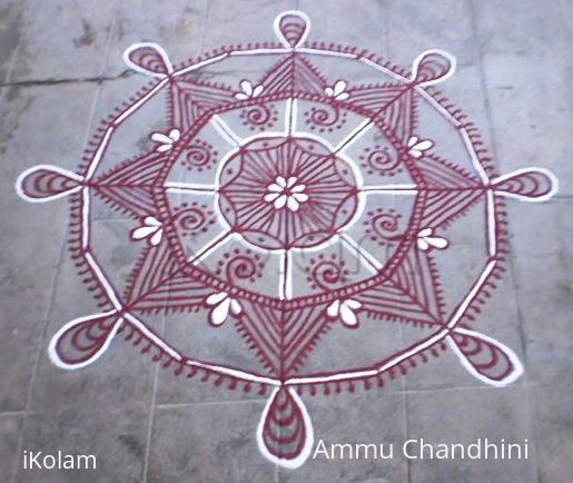 Rangoli: Ulta kavi kolam ;)