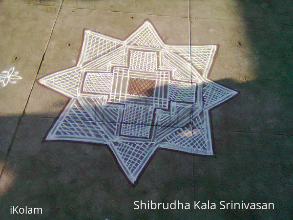 Rangoli: Padikolam