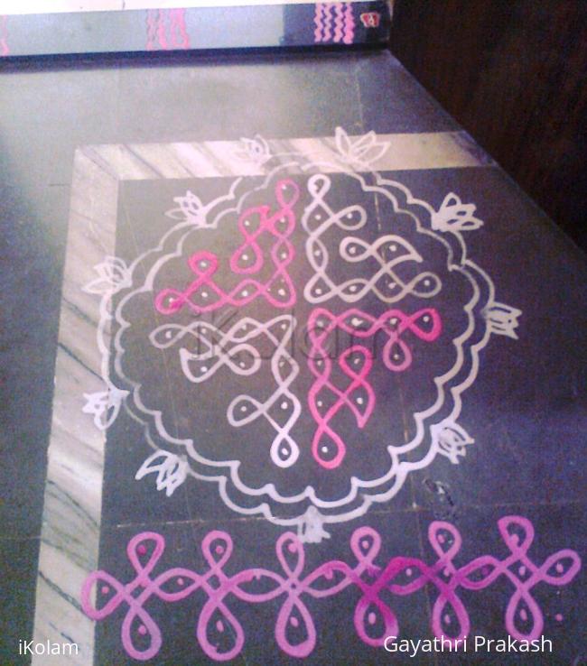 Rangoli: Maa Kolam for Navarathri - Dotted