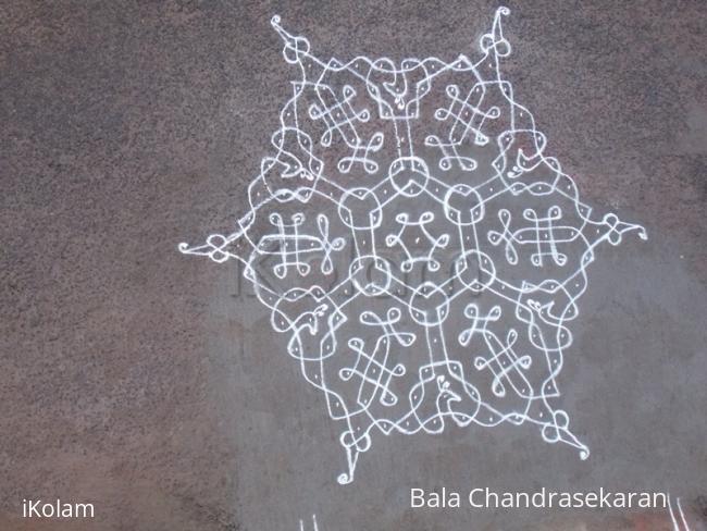 Rangoli: Markazhi kolam Day 4