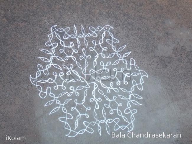 Rangoli: Markazhi kolam Day 5