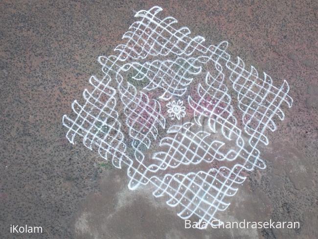 Rangoli: Margazhi Kolam