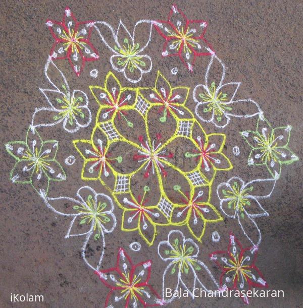 Rangoli: flower kolam