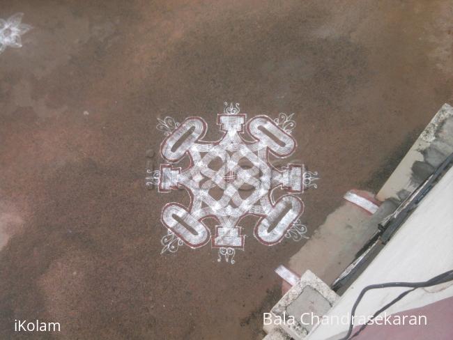 Rangoli: Varalakshmi viratam padi kolam