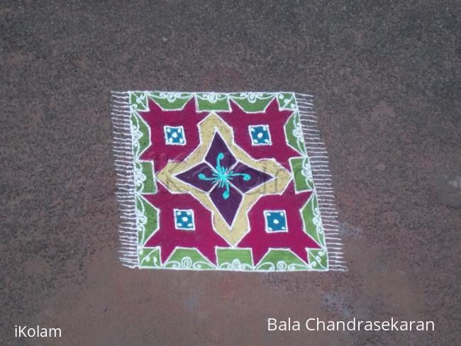 Rangoli: carpet kolam