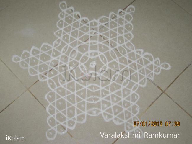 Rangoli: Margazhi Kolam